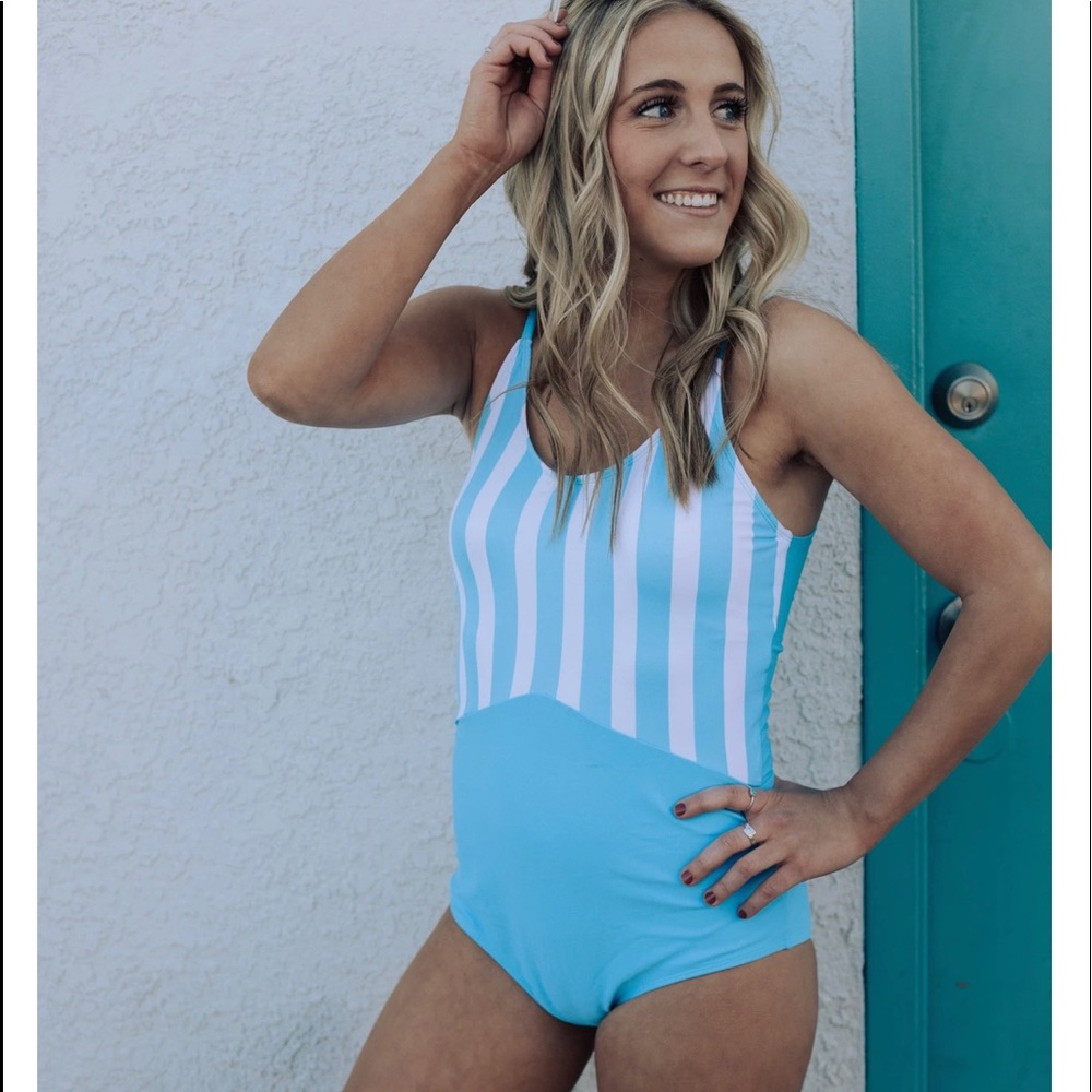 Fun New Swimsuit | Blue & White Stripes 💧